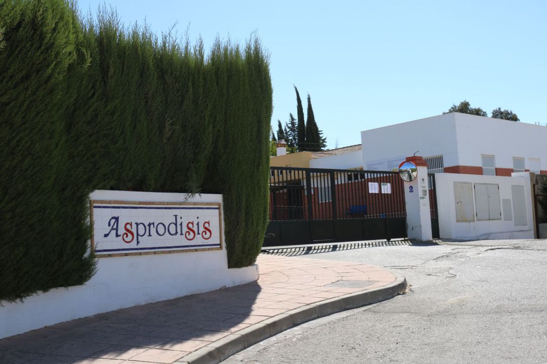 Entrada principal a las instalaciones de la asociación Entrada principal a las instalaciones de la asociación