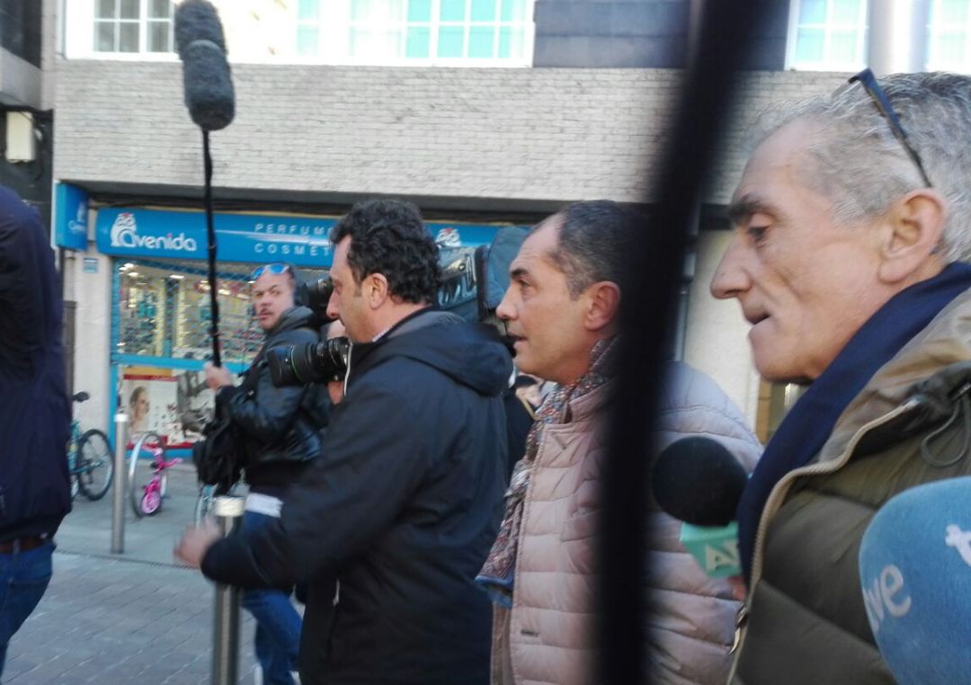 Julio Araújo saliendo de las dependencias de la Policía Nacional de Pontevedra Julio Araújo saliendo de las dependencias de la Policía Nacional de Pontevedra