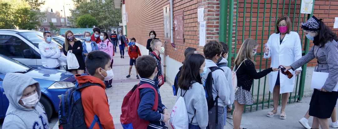 176.000 alumnos de la Comunidad regresan al colegio tras seis meses con las medidas antiCovid 176.000 alumnos de la Comunidad regresan al colegio tras seis meses con las medidas antiCovid