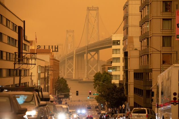 Otra vista del puente de la bahía de San Francisco. Otra vista del puente de la bahía de San Francisco.