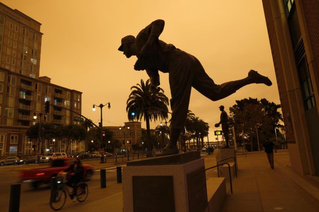 La niebla y el humo de los incendios deja cielos espectaculares en San Francisco. La niebla y el humo de los incendios deja cielos espectaculares en San Francisco.