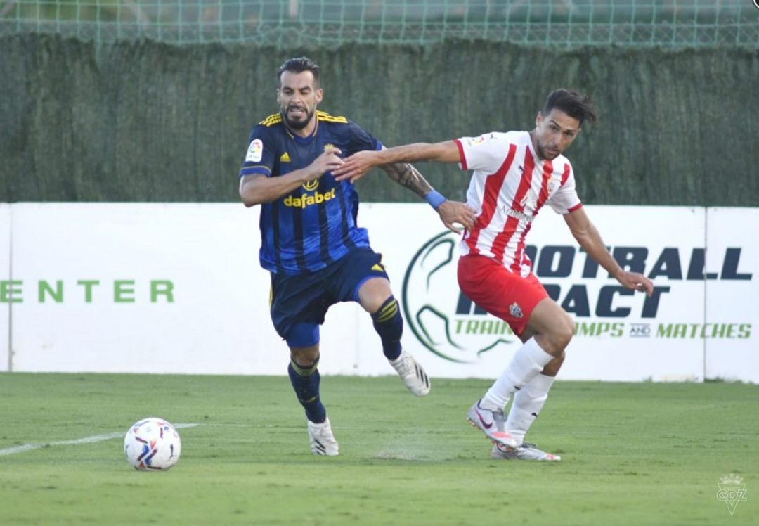 Negredo es el jugador del Cádiz con más experiencia en Primera División Negredo es el jugador del Cádiz con más experiencia en Primera División
