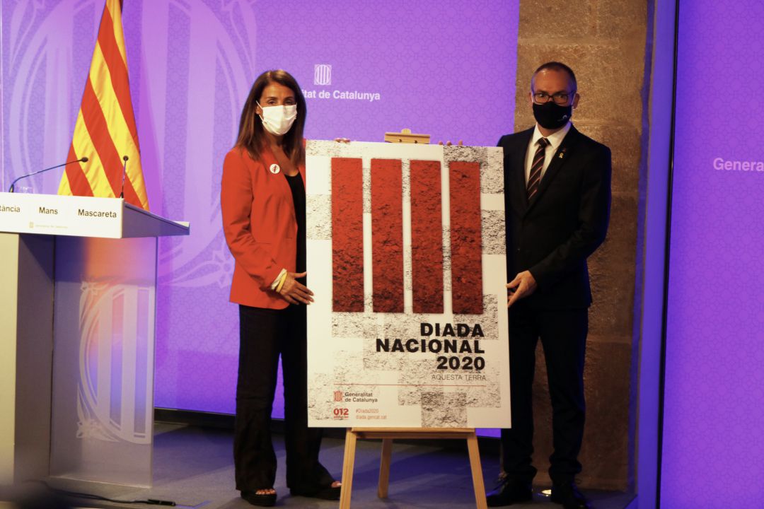 Imatge de la presentació del cartell dels actes per la Diada de l'11-S per part de la consellera Meritxell Budó i el vicepresident del Parlament, Josep Costa. Imatge de la presentació del cartell dels actes per la Diada de l'11-S per part de la consellera Meritxell Budó i el vicepresident del Parlament, Josep Costa.