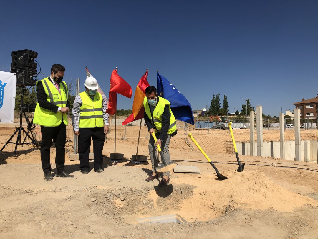 Colocación de la primera piedra del futuro complejo deportivo de Tudela Colocación de la primera piedra del futuro complejo deportivo de Tudela