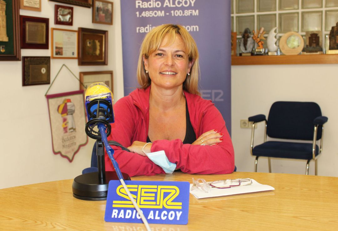 Ana Botella en los estudios de Radio Alcoy Ana Botella en los estudios de Radio Alcoy