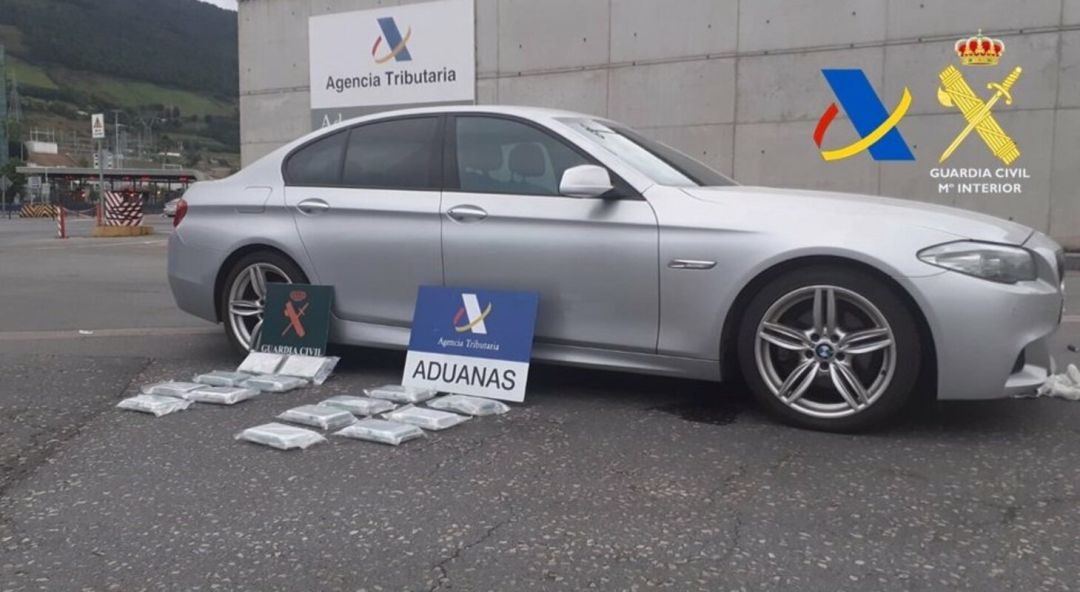Vehículo en el que se escondían los 16 kilos de cocaína Vehículo en el que se escondían los 16 kilos de cocaína