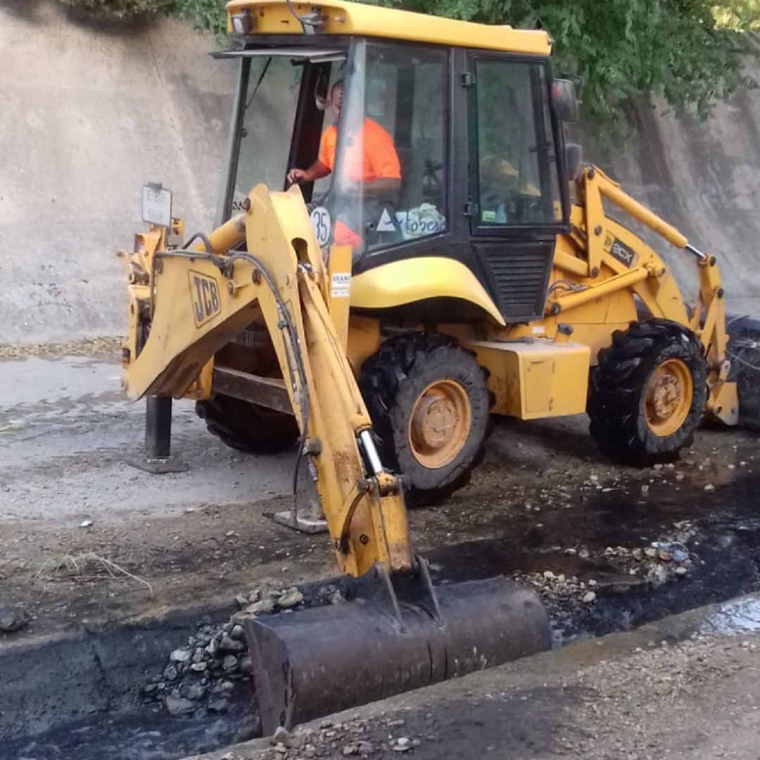 Limpieza en el cauce del río Vinalopó a su paso por Elda Limpieza en el cauce del río Vinalopó a su paso por Elda