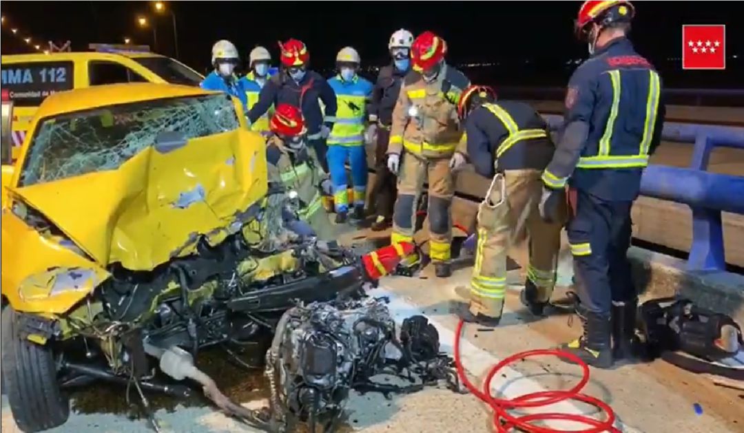 En el accidente se vieron implicados tres vehículos. En el accidente se vieron implicados tres vehículos.