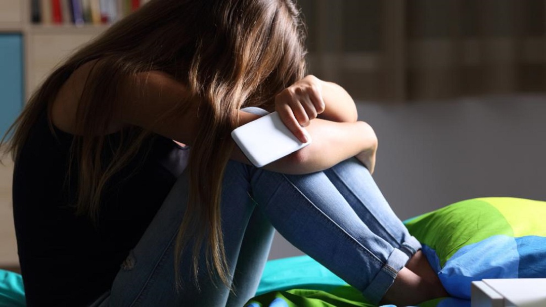 Los jóvenes suelen tener más tendencias suicidas. Los jóvenes suelen tener más tendencias suicidas.