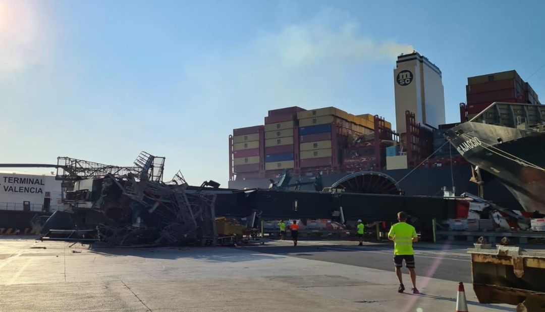 Imagen de como ha quedado la zona portuaria donde se ha producido este domingo el accidente en València. Imagen de como ha quedado la zona portuaria donde se ha producido este domingo el accidente en València.