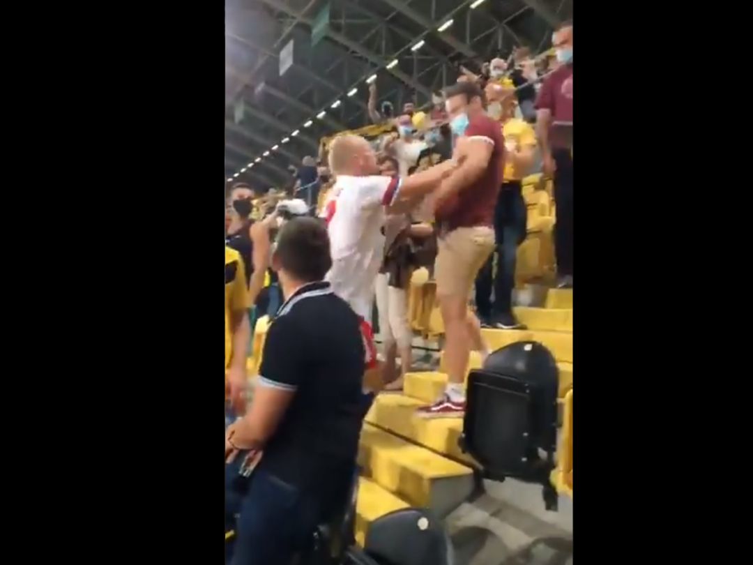 Toni Leistner contra un aficionado Toni Leistner contra un aficionado
