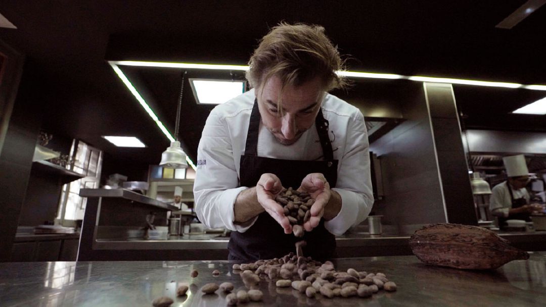 Jordi Roca, en un fotograma de 'El sentido del cacao'. Jordi Roca, en un fotograma de 'El sentido del cacao'.