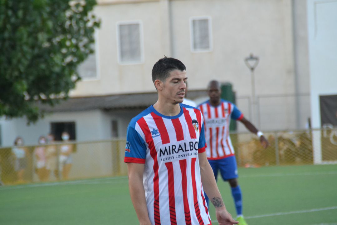Luis Carlos, jugador del CD Jávea durante un partido. Luis Carlos, jugador del CD Jávea durante un partido.
