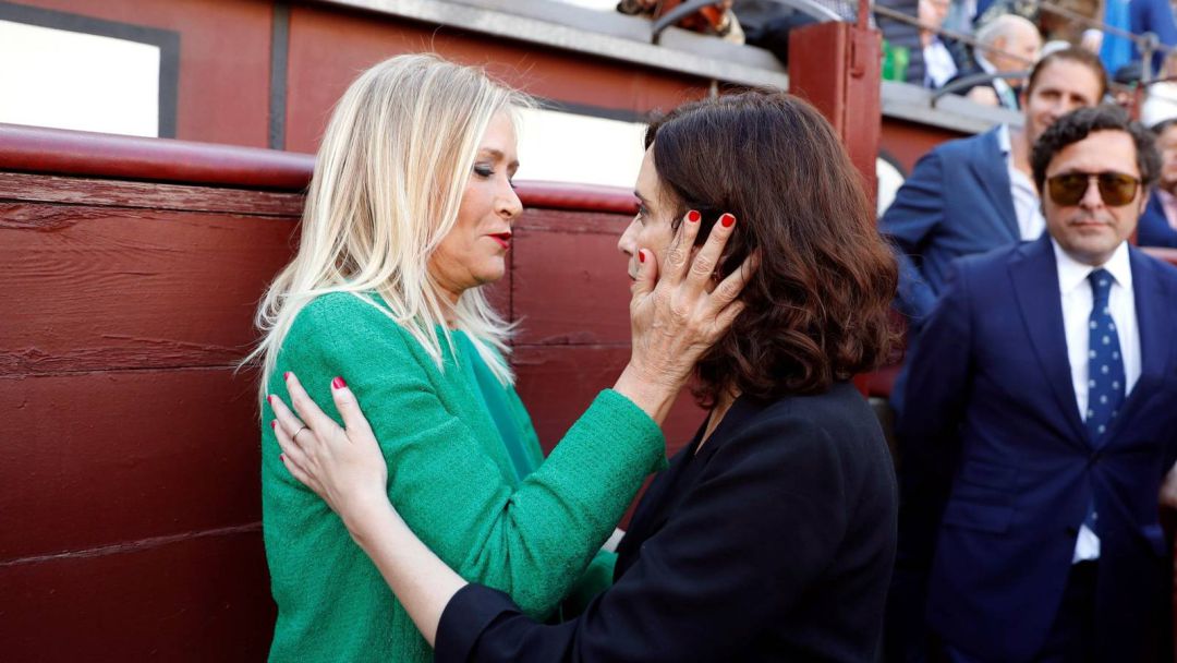 La expresidenta, Cristina Cifuentes junto a Isabel Díaz Ayuso en la plaza de toros de Las Ventas La expresidenta, Cristina Cifuentes junto a Isabel Díaz Ayuso en la plaza de toros de Las Ventas