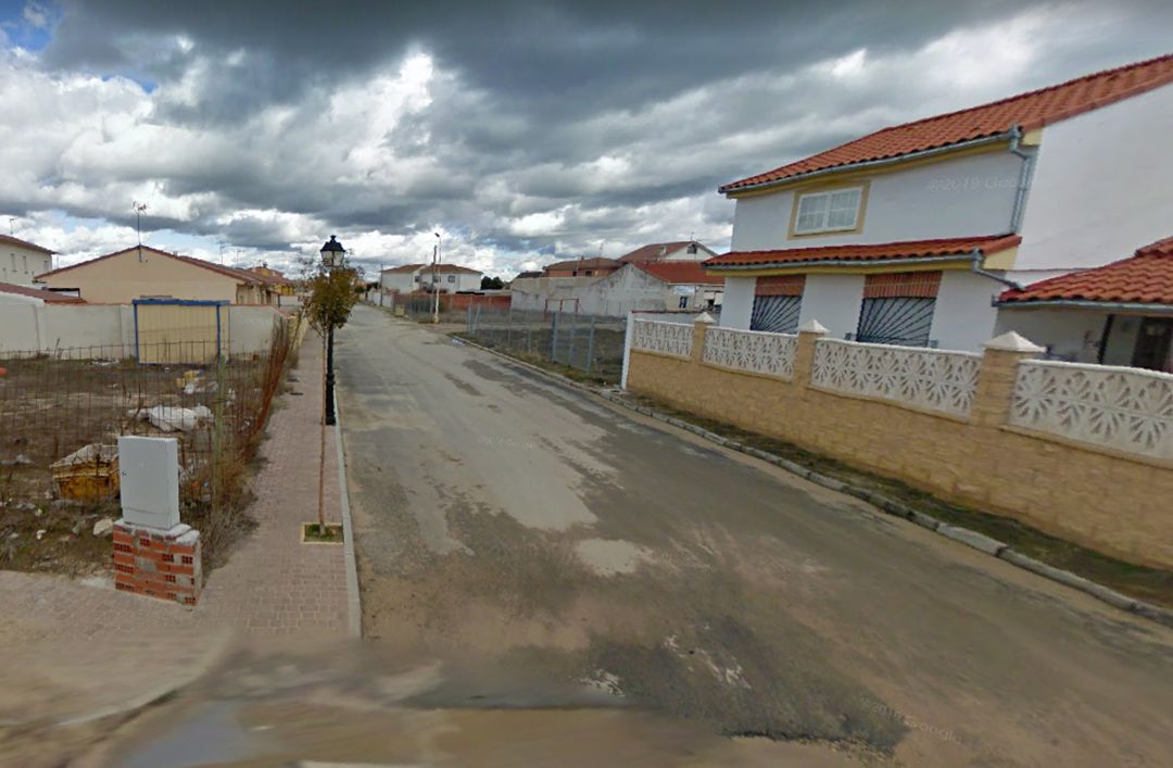 Calle Cañada Castellano Leonesa en la localidad de Coca (Segovia) Calle Cañada Castellano Leonesa en la localidad de Coca (Segovia)