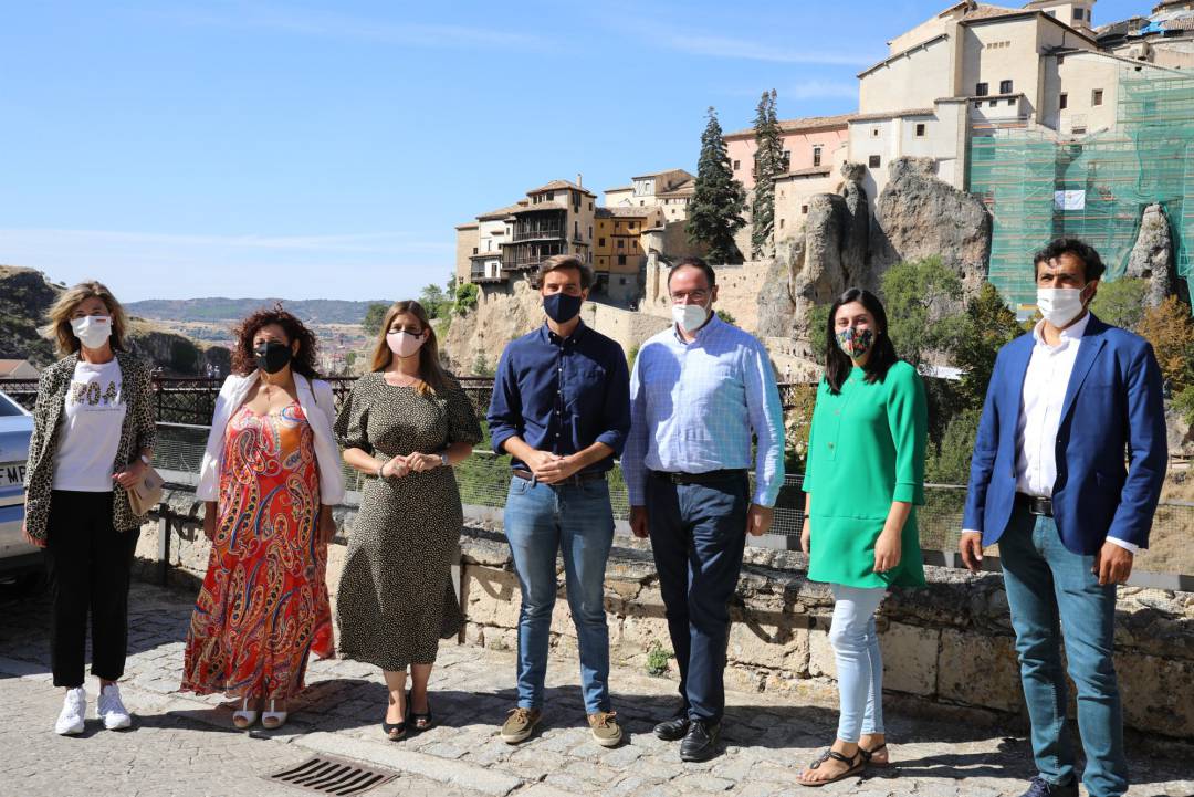 El vicesecretario de Comunicación del PP, Pablo Montesinos, junto a dirigentes del PP durante su visita a Cuenca. El vicesecretario de Comunicación del PP, Pablo Montesinos, junto a dirigentes del PP durante su visita a Cuenca.