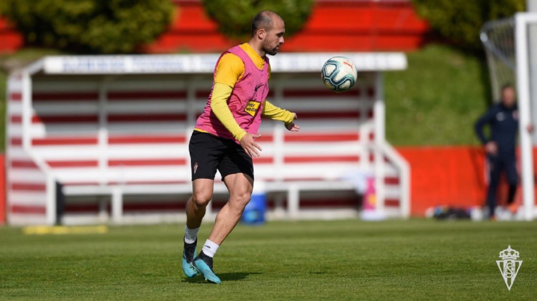 Unai Medina durante un entrenamiento. Unai Medina durante un entrenamiento.