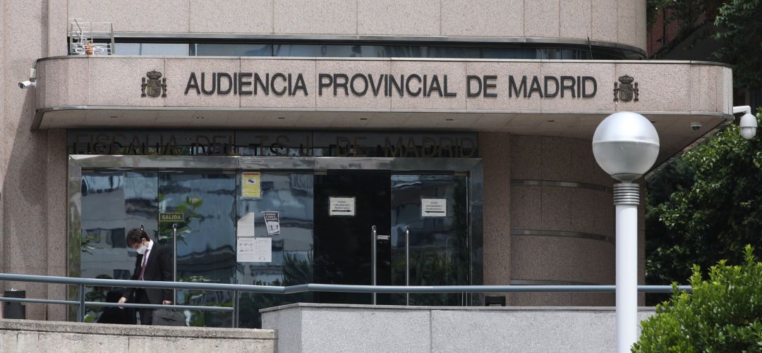 Entrada a la Audiencia Provincial de Madrid. Entrada a la Audiencia Provincial de Madrid.