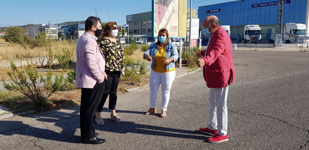 Visita de la alcaldesa a Torrehierro Visita de la alcaldesa a Torrehierro