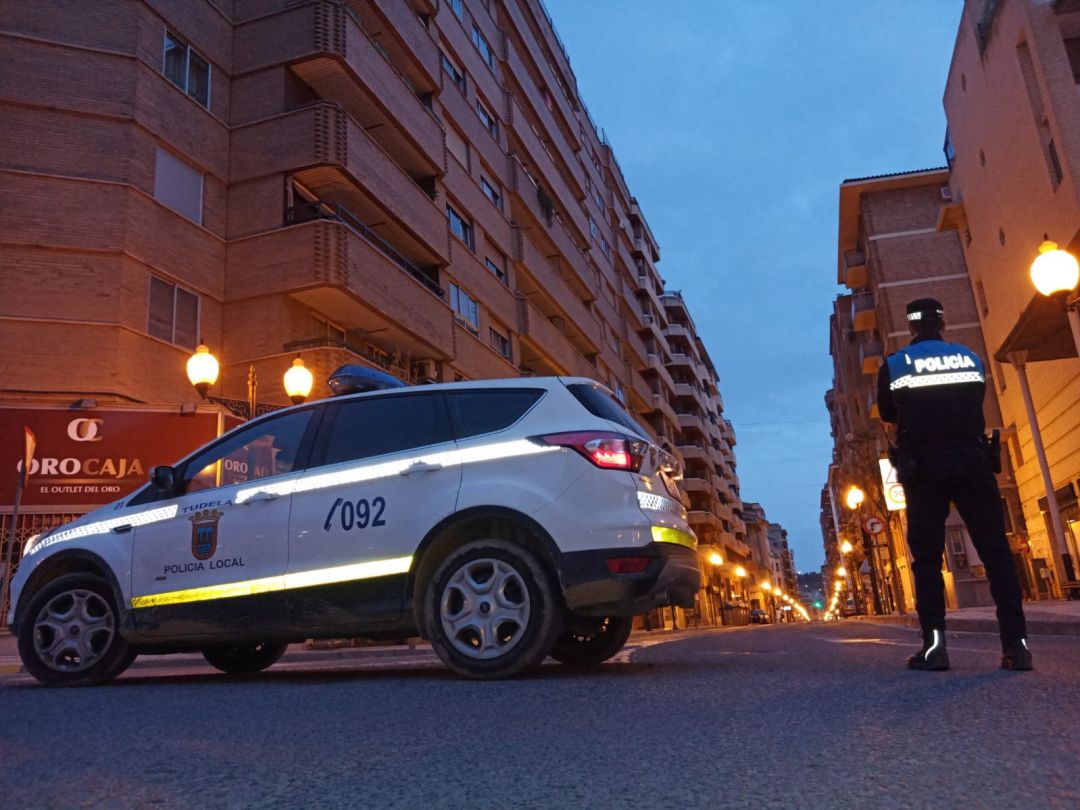 Patrulla de la Policia Municipal en el centro de Tudela Patrulla de la Policia Municipal en el centro de Tudela
