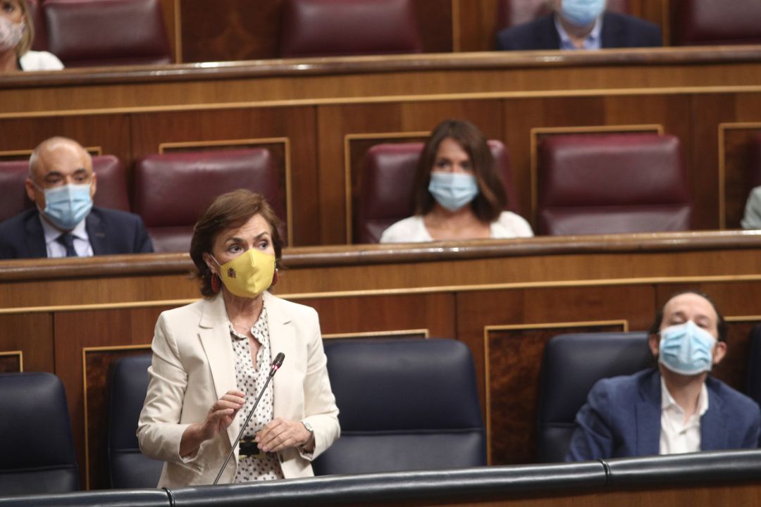 Carmen Calvo y Pablo Iglesias, durante la sesión de control al Gobierno. Carmen Calvo y Pablo Iglesias, durante la sesión de control al Gobierno.