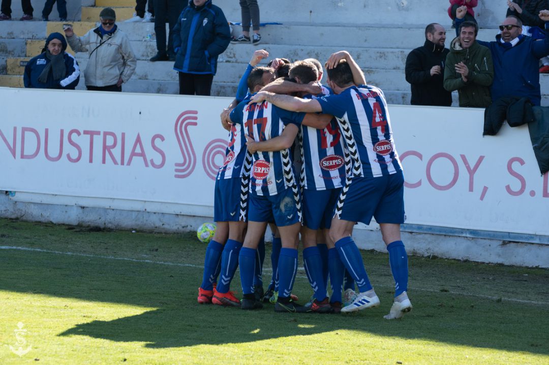 Celebración de un gol del Alcoyano Celebración de un gol del Alcoyano