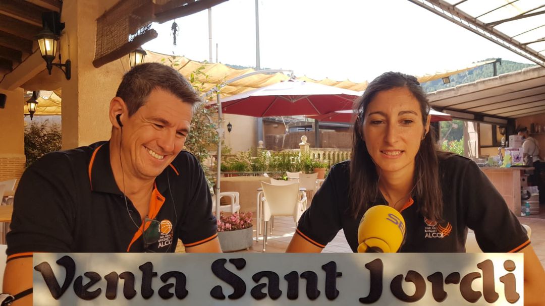 Toni Aracíl y Lirios Rovira en la Venta Sant Jordi Toni Aracíl y Lirios Rovira en la Venta Sant Jordi