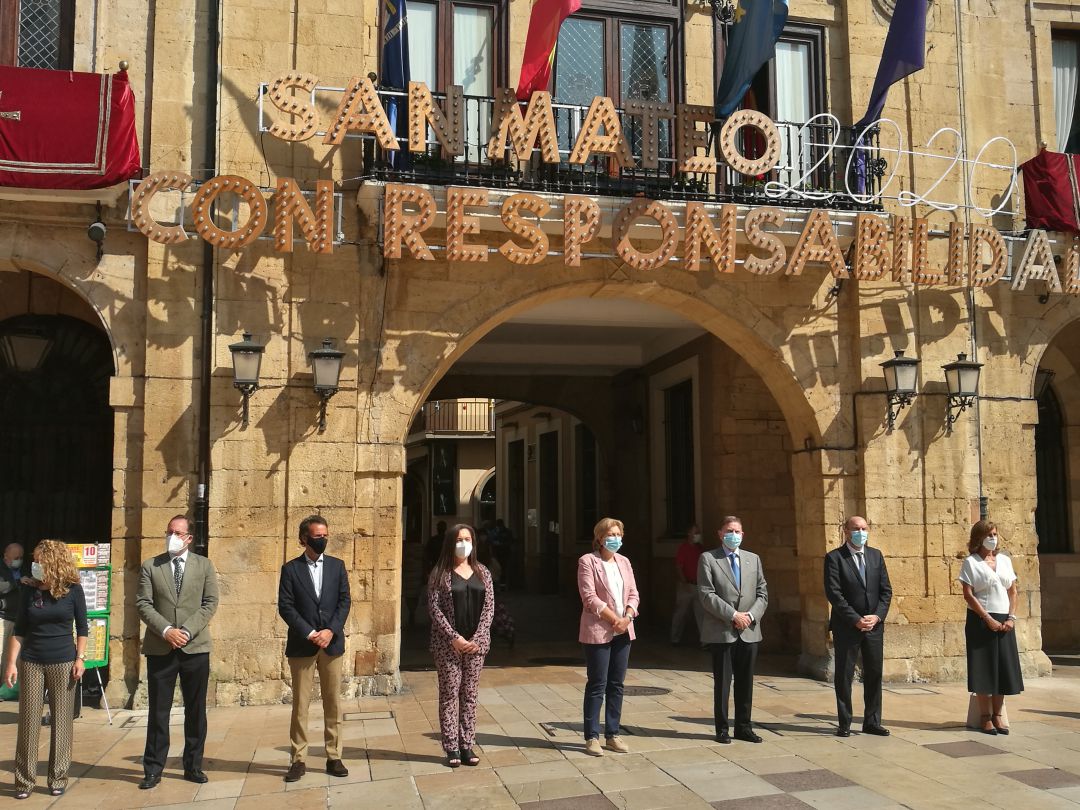 La concentración de este martes ante el Ayuntamiento de Oviedo La concentración de este martes ante el Ayuntamiento de Oviedo