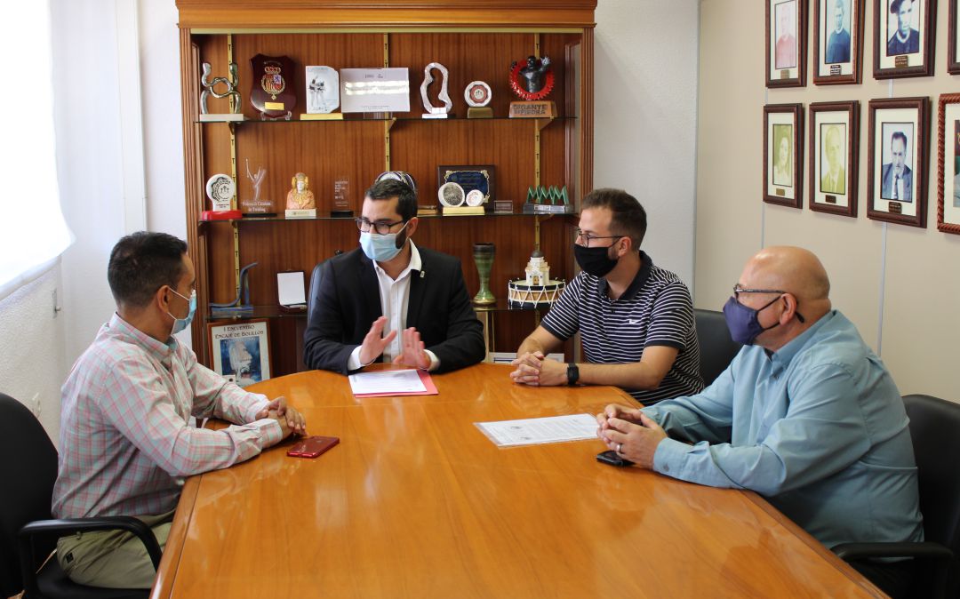 Reunión Ayuntamiento y Caja Rural Reunión Ayuntamiento y Caja Rural