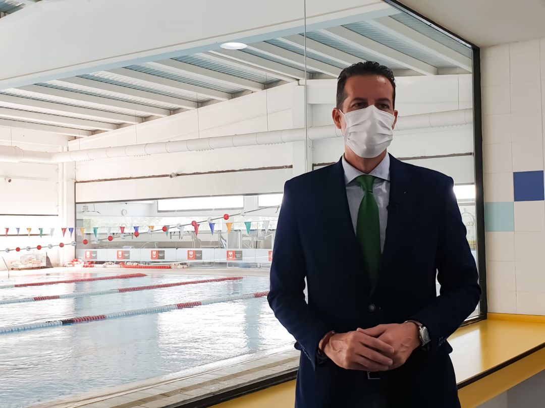 El alcalde de Elda, Rubén Alfaro, en la Piscina Municipal Cubierta El alcalde de Elda, Rubén Alfaro, en la Piscina Municipal Cubierta