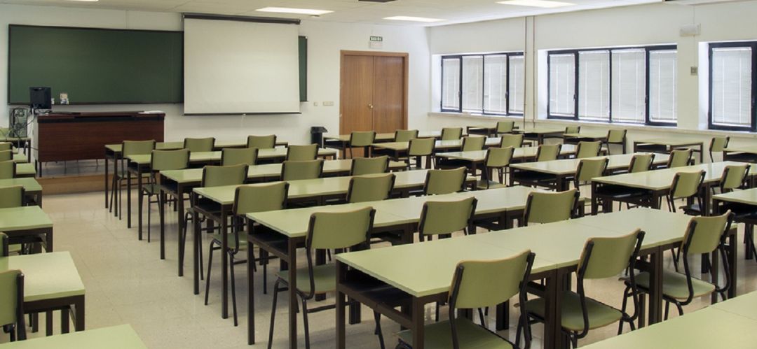 Aula vacía de un colegio de la provincia. Foto de archivo. Aula vacía de un colegio de la provincia. Foto de archivo.
