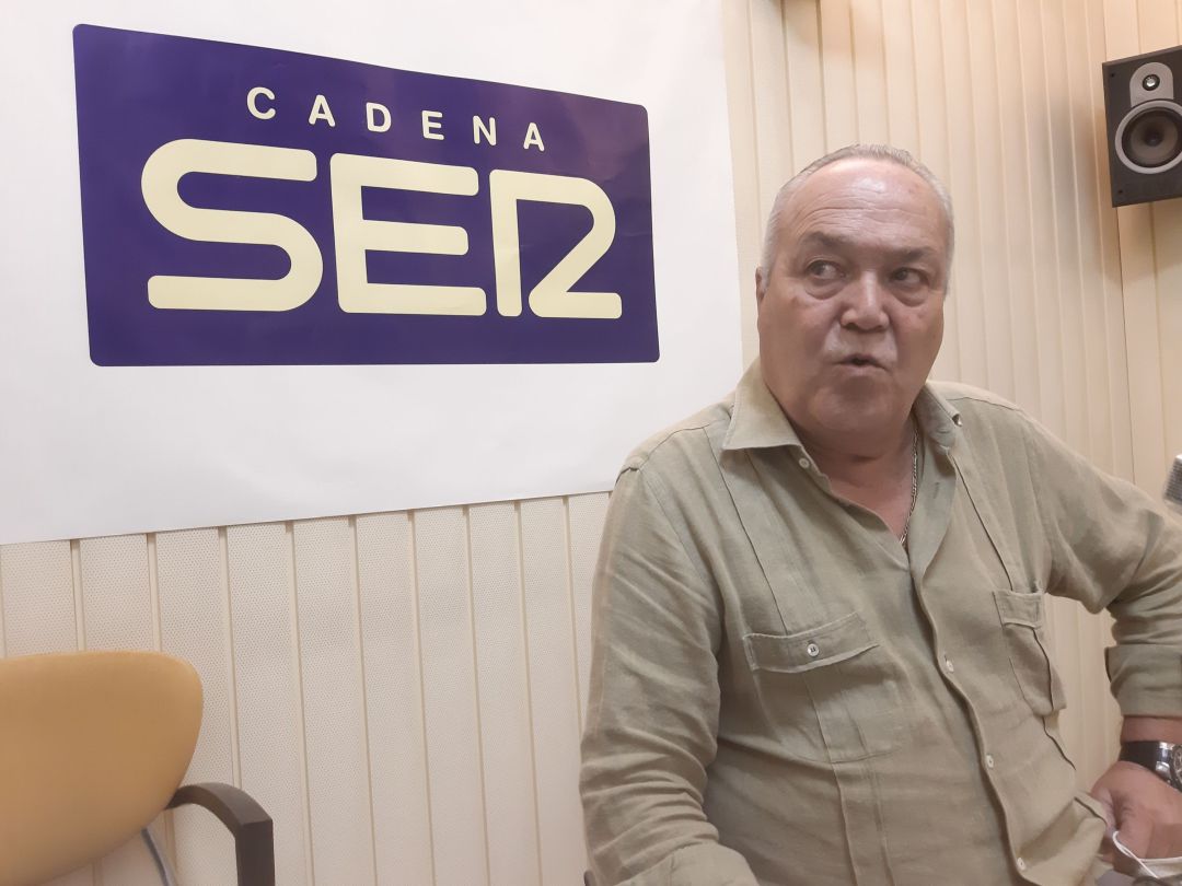 Paco Gandón, en los estudios de Radio Jerez Paco Gandón, en los estudios de Radio Jerez
