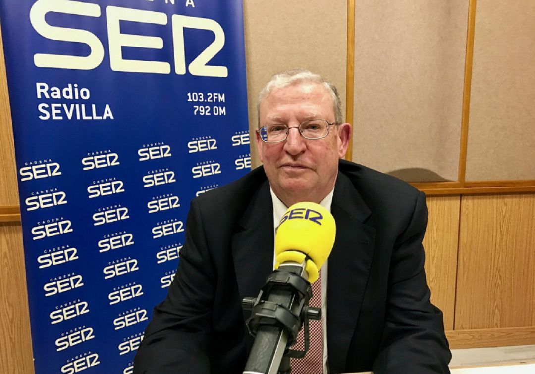 Imagen de archivo del presidente del Consejo, Francisco Vélez, en uno de los estudios de Radio Sevilla Imagen de archivo del presidente del Consejo, Francisco Vélez, en uno de los estudios de Radio Sevilla