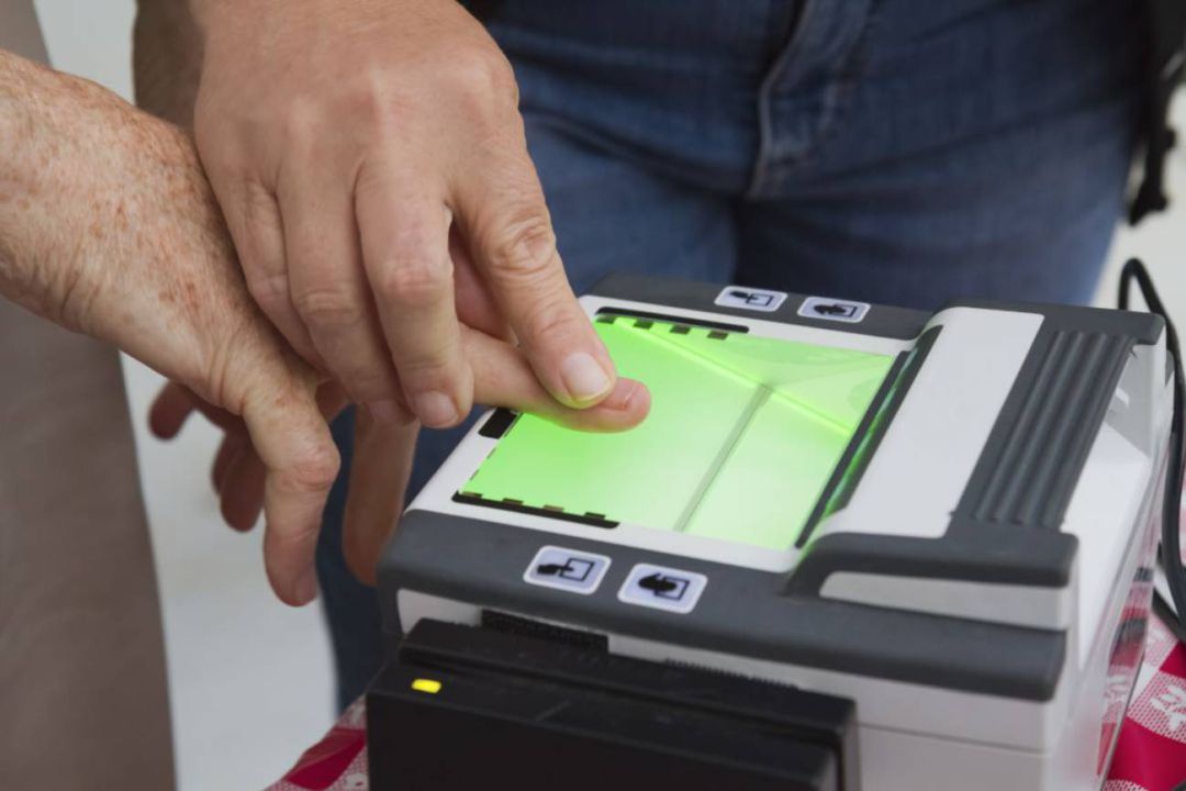 Plan de choque para reducir las listas de espera para la renovación de la tarjeta de extranjería Plan de choque para reducir las listas de espera para la renovación de la tarjeta de extranjería