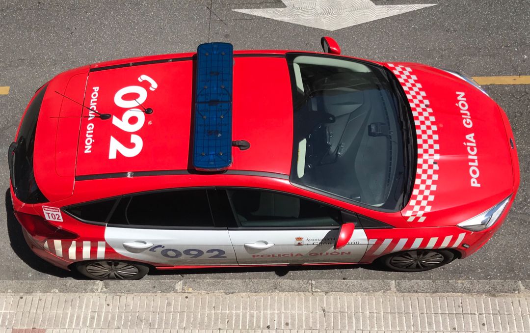 Coche de los agentes. Coche de los agentes.
