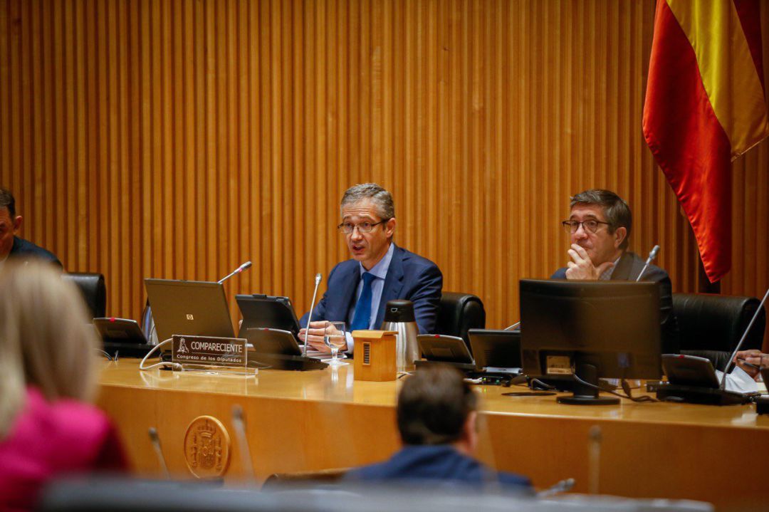 El gobernador del Banco de España, Pablo Hernández de Cos (i), comparece ante la Comisión para la Reconstrucción Social y Económica. El gobernador del Banco de España, Pablo Hernández de Cos (i), comparece ante la Comisión para la Reconstrucción Social y Económica.