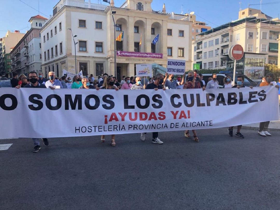 Imagen de la reciente manifestación del sector contra el cierre del ocio nocturno y las restricciones a la hostelería Imagen de la reciente manifestación del sector contra el cierre del ocio nocturno y las restricciones a la hostelería
