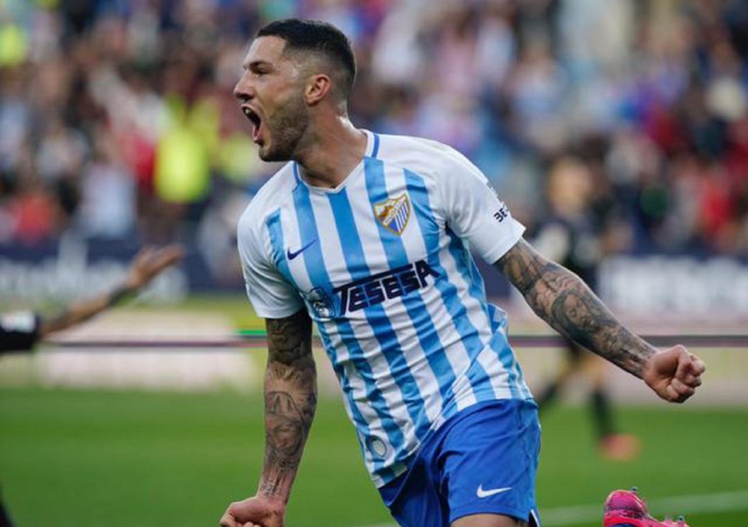 Tete Morente celebra uno de sus goles con el Málaga Tete Morente celebra uno de sus goles con el Málaga