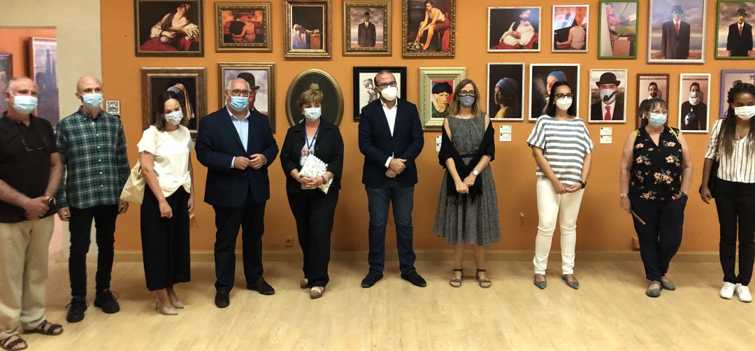 Organizadores y artistas en la presentación de la exposición en el Museo Provincial. Organizadores y artistas en la presentación de la exposición en el Museo Provincial.
