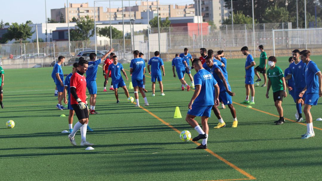 El Xerez DFC durante un entrenamiento en La Granja El Xerez DFC durante un entrenamiento en La Granja