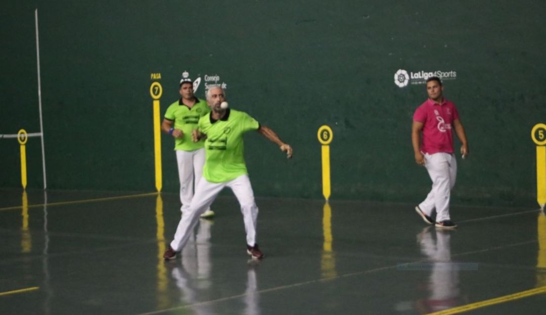 El deporte del frontón ha vuelto con máxima actividad. El deporte del frontón ha vuelto con máxima actividad.