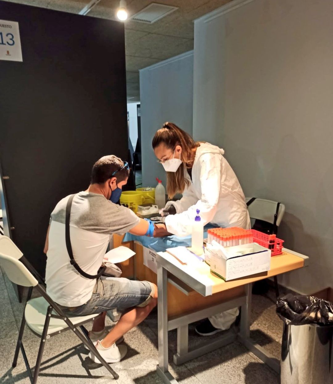 Realización de una prueba serológica en Arroyomolinos Realización de una prueba serológica en Arroyomolinos