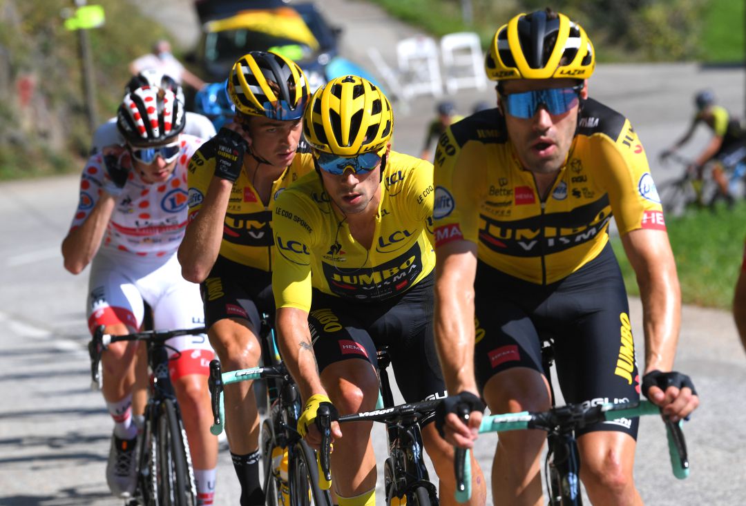 Primoz Roglic, encabezando a sus compañeros del Jumbo-Visma Primoz Roglic, encabezando a sus compañeros del Jumbo-Visma