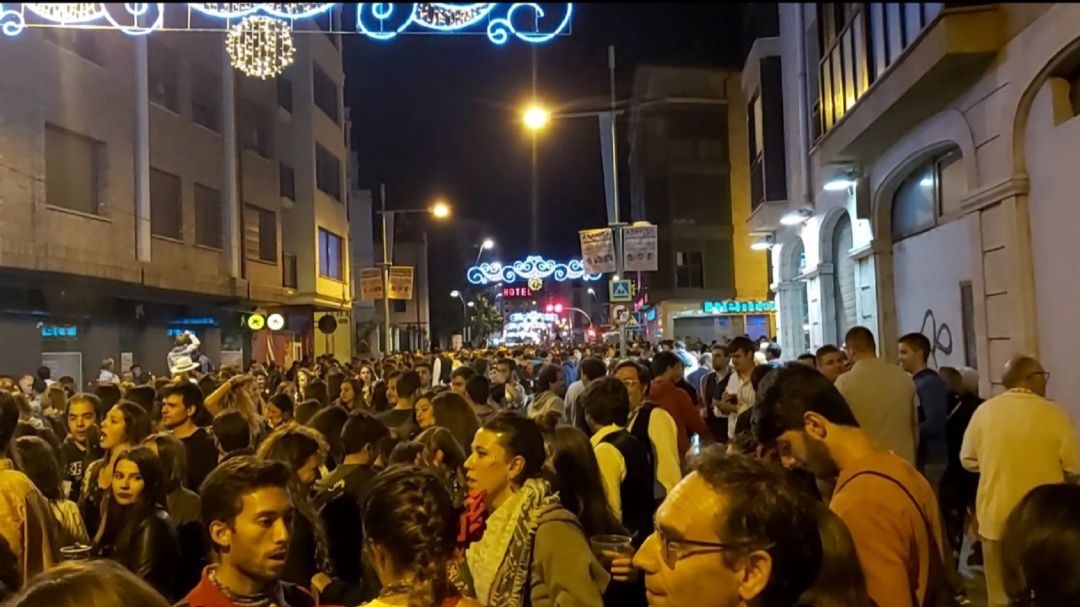 La bajada de las peñas es una de las celebraciones más propias de las fiestas de Aranda La bajada de las peñas es una de las celebraciones más propias de las fiestas de Aranda