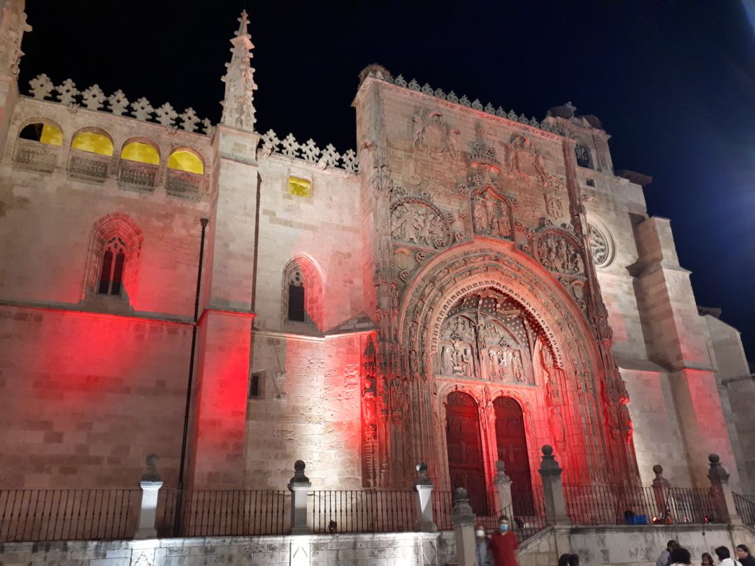 La iglesia de la Santa María lucía así poco después de las 21:00 horas. La iglesia de la Santa María lucía así poco después de las 21:00 horas.