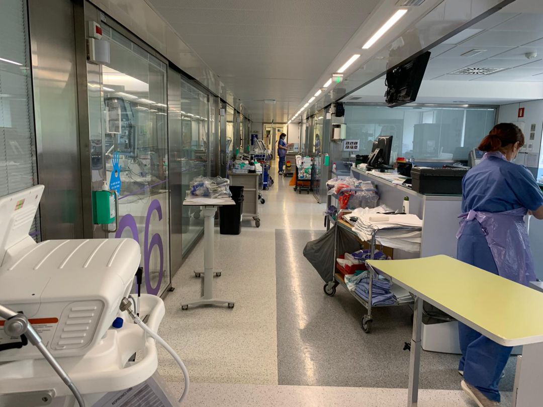 La Unidad de Cuidados Intensivos de un hospital catalán, el pasado mes de junio La Unidad de Cuidados Intensivos de un hospital catalán, el pasado mes de junio