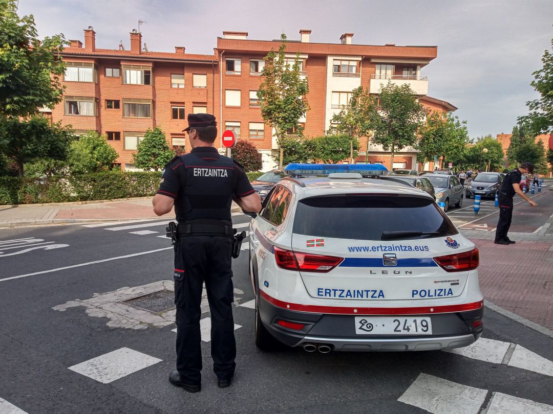 Los hechos se han producido sobre las 7.45 horas de este jueves, cuando un ciclista que iba con su bicicleta por el bidegorri de Barakaldo ha sido asaltado por tres personas a la altura del barrio de Lutxana Los hechos se han producido sobre las 7.45 horas de este jueves, cuando un ciclista que iba con su bicicleta por el bidegorri de Barakaldo ha sido asaltado por tres personas a la altura del barrio de Lutxana