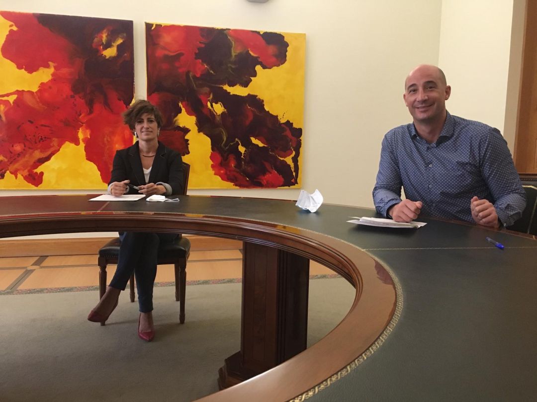 Ana Tellería y Jon Iraola han presentado las propuestas fiscales del PSE-EE para 2021 en Eibar Ana Tellería y Jon Iraola han presentado las propuestas fiscales del PSE-EE para 2021 en Eibar