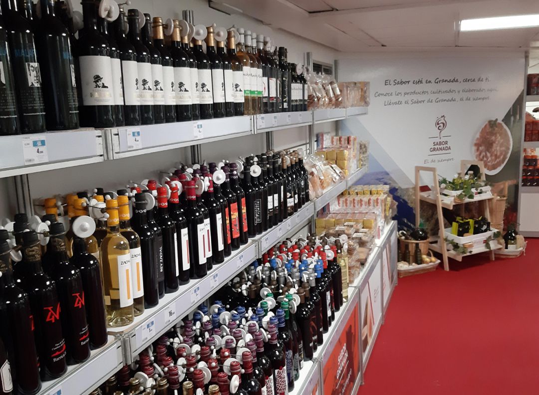 Espacio para la promoción de productos 'Sabor Granada' en El Corte Inglés de Granada, en la calle Arabial Espacio para la promoción de productos 'Sabor Granada' en El Corte Inglés de Granada, en la calle Arabial