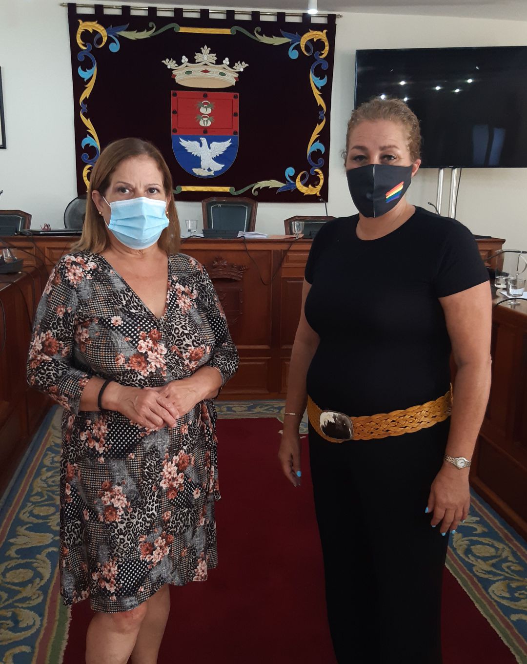 La alcaldesa de Arrecife, Ástrid Pérez, junto a la concejal de Movilidad, Ángela Hernández. La alcaldesa de Arrecife, Ástrid Pérez, junto a la concejal de Movilidad, Ángela Hernández.